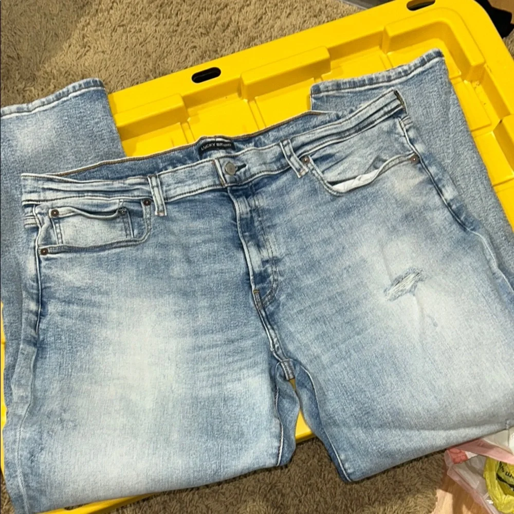 EUC Lucky Brand 40 x 30 223 straight leg Jean
